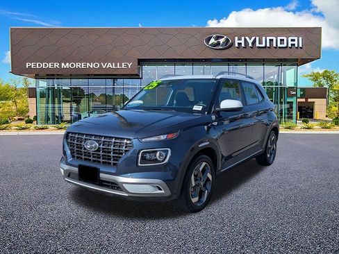 Certified 2025 Hyundai Venue Limited FWD image 7