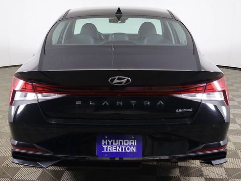 Used 2023 Hyundai Elantra Limited image 14