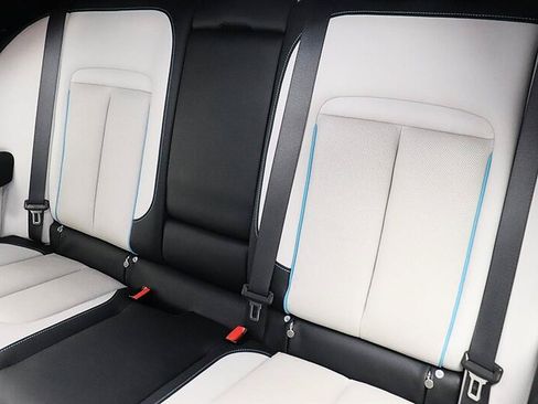 Used 2022 Rolls-Royce Cullinan w/ Cullinan Package AWD/4WD image 36
