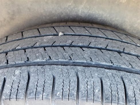 Used 2017 Chevrolet Traverse LT image 32