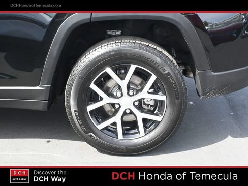 Used 2024 Jeep Grand Cherokee Limited image 23