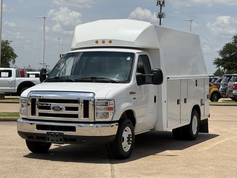 Used 2019 Ford E-350 and Econoline 350 Super Duty w/ Power Windows & Locks Group RWD image 8