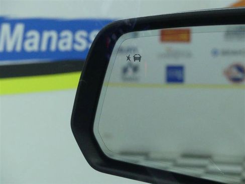 Used 2020 GMC Acadia SLT w/ Driver Alert Package II image 23