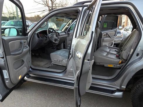 Used 2002 Toyota Sequoia Limited image 22