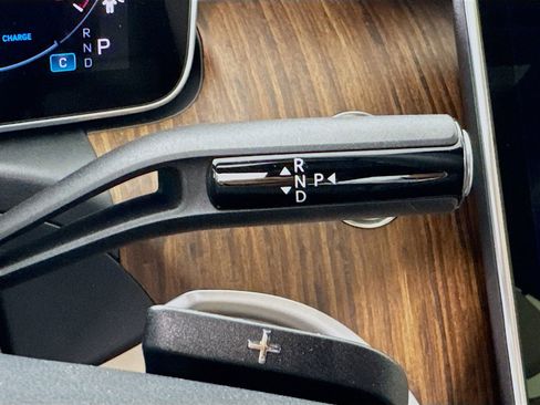 Used 2025 Mercedes-Benz C 300 Sedan image 17