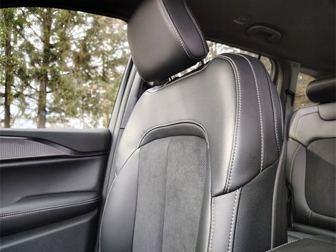 New 2025 Jeep Grand Cherokee Altitude image 28