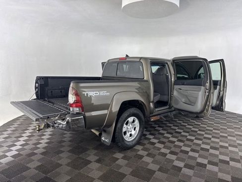 Used 2013 Toyota Tacoma 4x4 Double Cab image 16