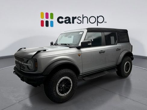 Used 2024 Ford Bronco Badlands image 1