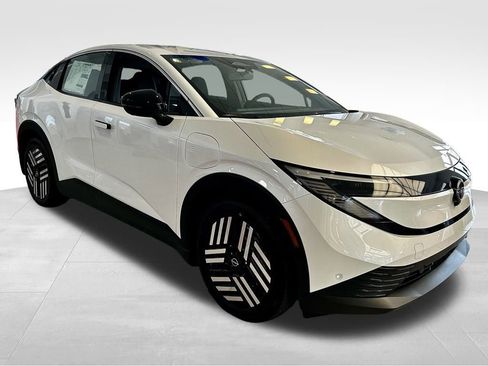 New 2026 Nissan Leaf SV+ w/ Floor Mat Package (SV+) FWD image 3