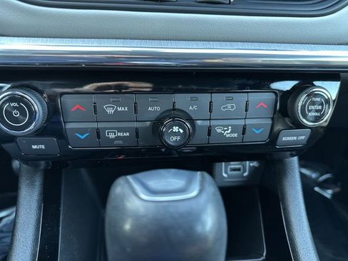 Used 2023 Jeep Compass Limited image 19