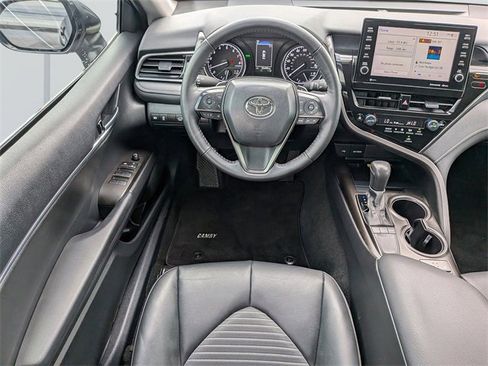 Used 2024 Toyota Camry SE w/ Cold Weather Package image 18