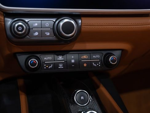 Used 2020 Ferrari Portofino image 57