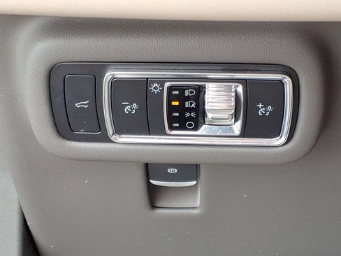 Used 2025 Lincoln Nautilus Reserve AWD/4WD image 25