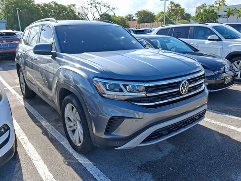 Used 2022 Volkswagen Atlas SE w/ Panoramic Sunroof Package image 2