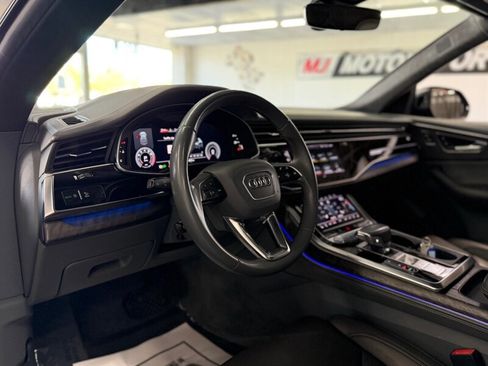 Used 2019 Audi Q8 Prestige w/ Luxury Package AWD/4WD image 19