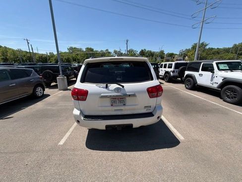 Used 2017 Toyota Sequoia Platinum AWD/4WD image 6