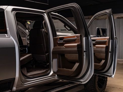 Used 2025 GMC Sierra 2500 Denali w/ Denali Reserve Package image 33