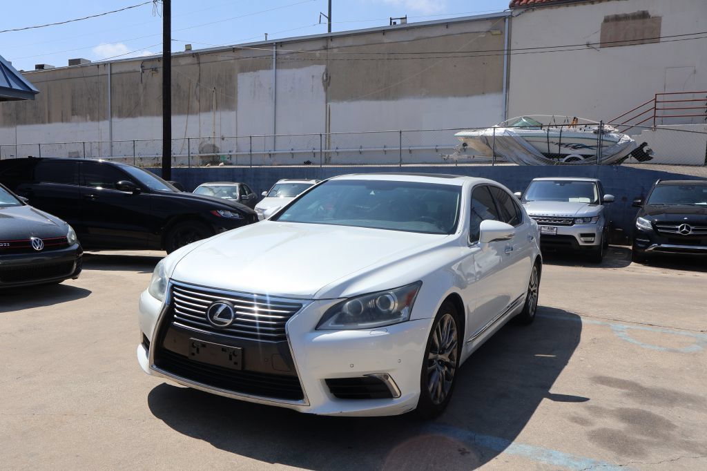 Used 2013 Lexus LS 460 w/ Comfort Pkg RWD image 3