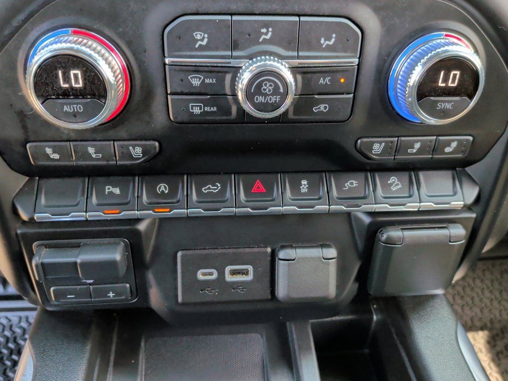 Used 2021 GMC Sierra 1500 AT4 w/ AT4 Premium Package AWD/4WD image 30