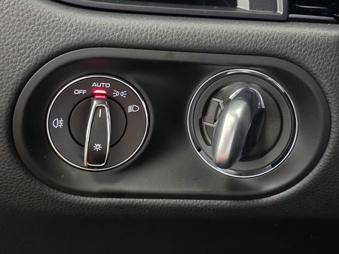 Certified 2024 Porsche Macan image 38