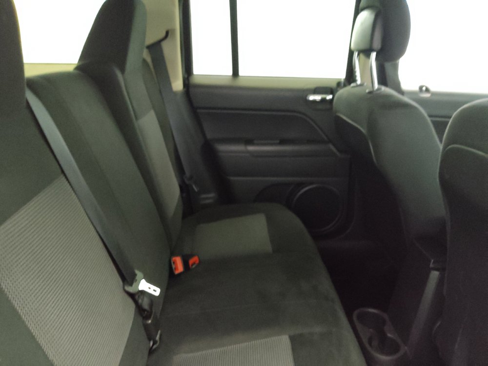 Used 2015 Jeep Patriot Latitude AWD/4WD image 19