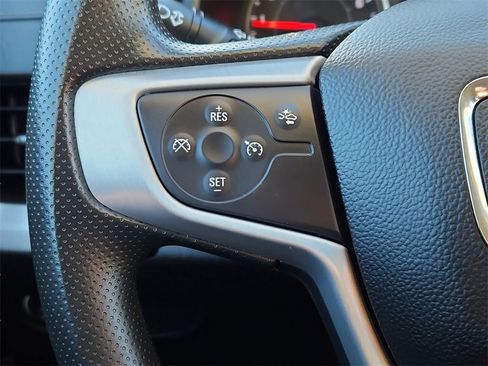 Used 2023 GMC Terrain SLE w/ Driver Convenience Package image 22