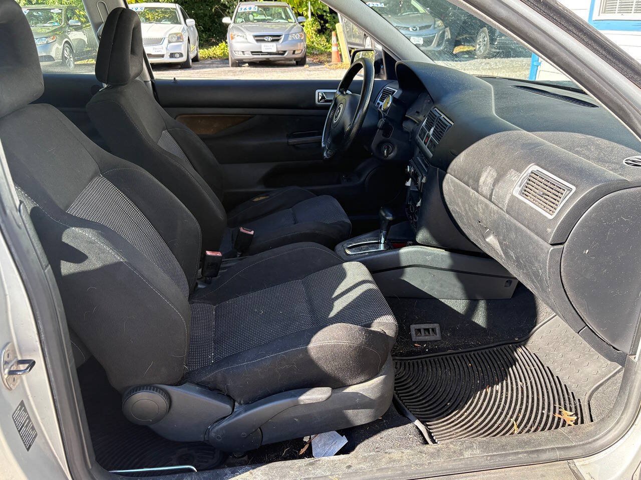 Used 2004 Volkswagen Golf GL FWD image 16