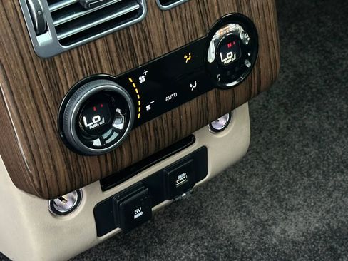 Used 2018 Land Rover Range Rover Long Wheelbase Supercharged image 19