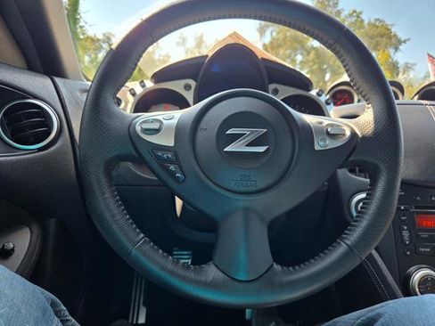 Used 2009 Nissan 370Z Touring image 17