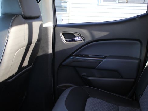 Used 2019 Chevrolet Colorado Z71 image 44