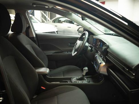 Used 2025 Hyundai Kona SEL FWD image 13
