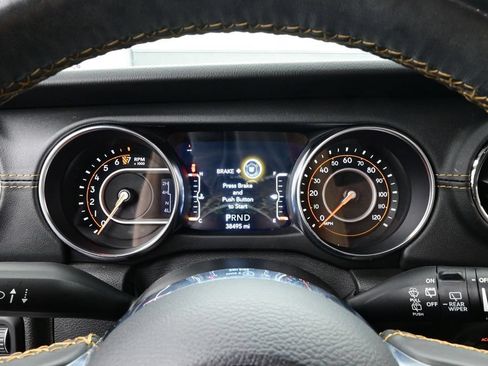 Used 2021 Jeep Wrangler Unlimited Sahara AWD/4WD image 9