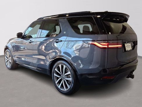 Certified 2025 Land Rover Discovery Dynamic SE image 2