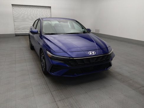 Used 2025 Hyundai Elantra SEL FWD image 14