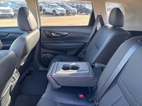 Used 2017 Nissan Rogue SL w/ SL Premium Package image 25