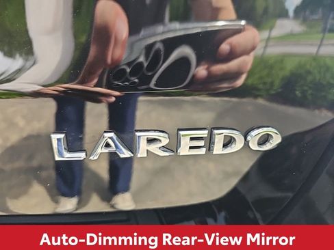 Used 2019 Jeep Grand Cherokee Laredo w/ Laredo X Package RWD image 13