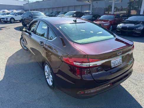 Used 2018 Ford Fusion SE FWD image 7
