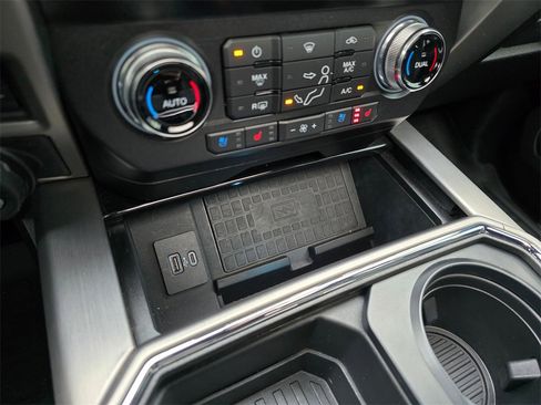 Used 2020 Ford F450 Platinum w/ Camper Package image 40