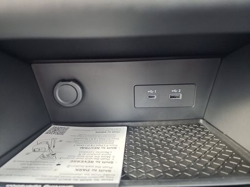 New 2025 Nissan Pathfinder SV image 14