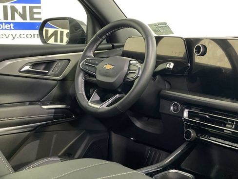 Used 2024 Chevrolet Traverse LT w/ Trailering Package FWD image 14