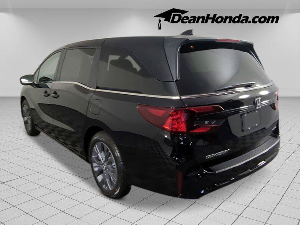 New 2026 Honda Odyssey Touring image 3