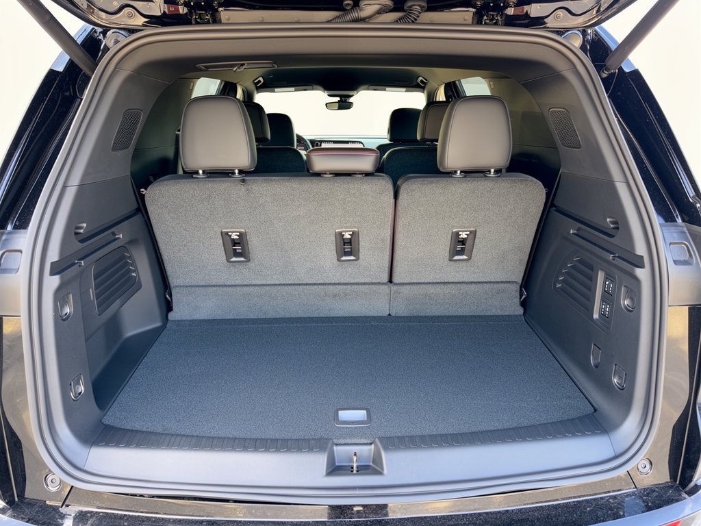 New 2027 Chevrolet Traverse RS FWD image 28
