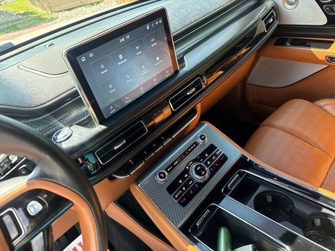 Certified 2023 Lincoln Aviator Black Label w/ Dynamic Handling Package AWD/4WD image 16