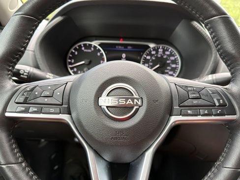 Used 2025 Nissan Sentra SV w/ All-Weather Package FWD image 9