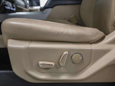 Used 2019 Ford F250 Lariat w/ Lariat Value Package image 32