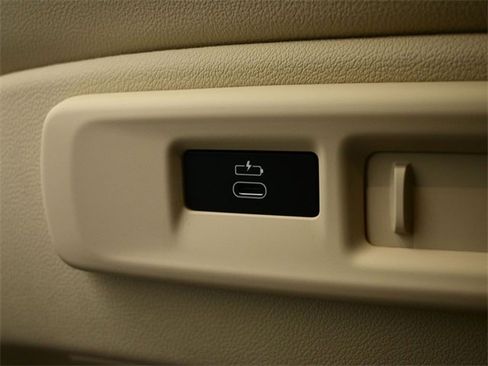 Used 2021 BMW X7 xDrive40i w/ Premium Package image 18