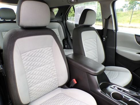 Used 2018 Chevrolet Equinox LS FWD image 13