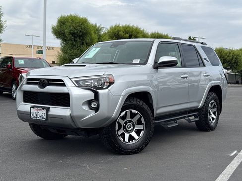 Used 2024 Toyota 4Runner TRD Off-Road AWD/4WD image 2