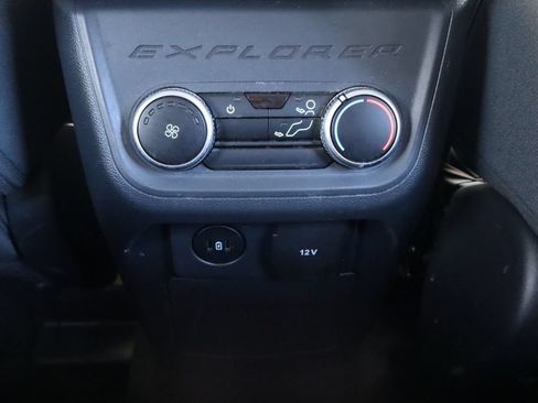 Used 2025 Ford Explorer Active RWD image 36