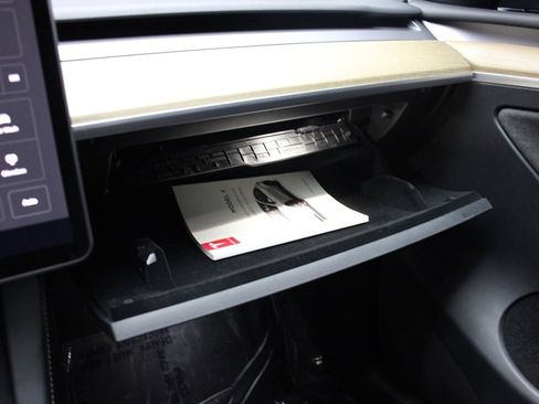 Used 2023 Tesla Model Y Long Range image 29